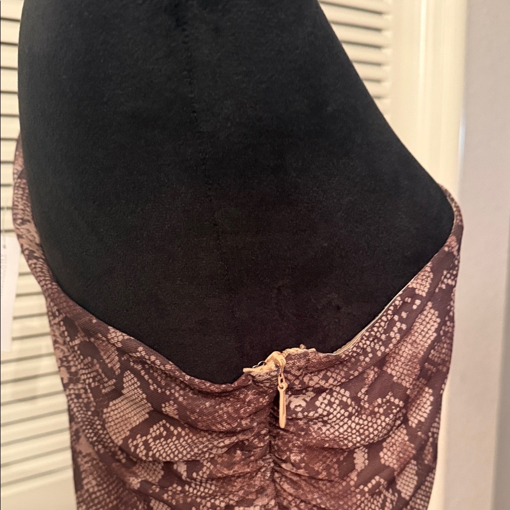 New York & Company Brown Snake-Print One-Shoulder Ruched Midi Dress - Picture 4 of 6